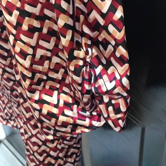 D J Summers is the brand on this pretty blouse - Picture 2 of 7